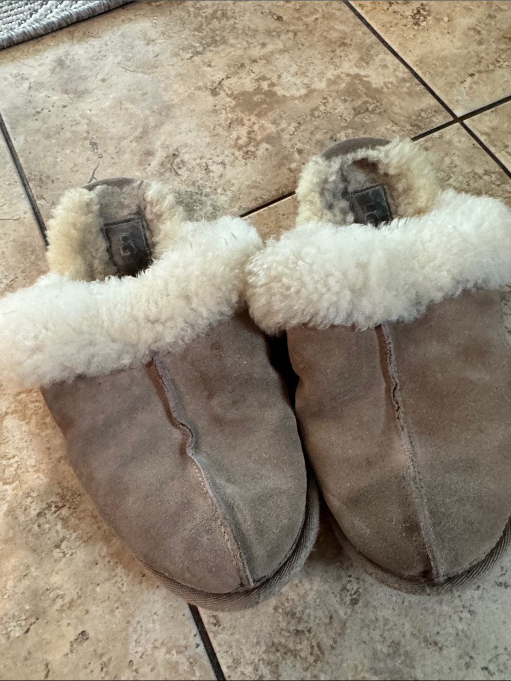UGG Kids Shearling Clog Slippers - Taupe